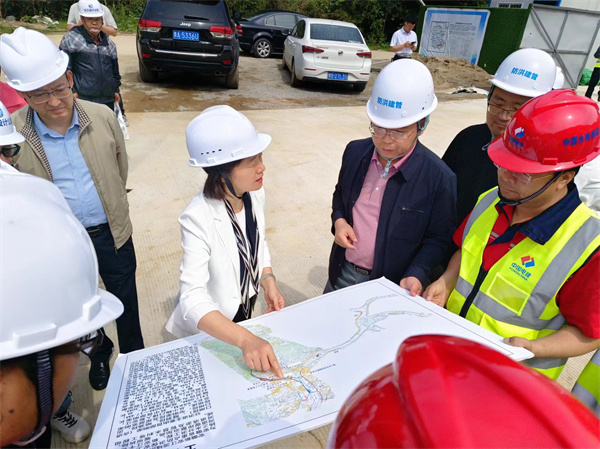 5月9日，江卓琪付市長(zhǎng)調(diào)研新安江防洪治理工程，張總陪同。.jpg