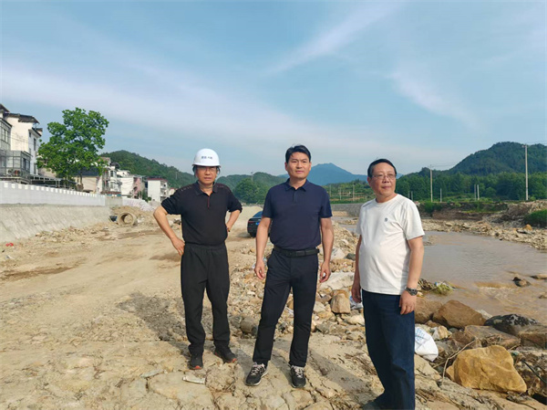 5月30日，程縣長帶隊檢查桂溪河9標工地.jpg