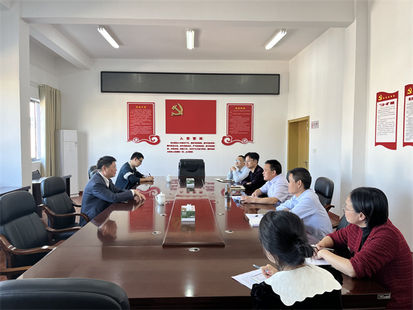 10月14日，常務(wù)副縣長(zhǎng)詹凱赴集團(tuán)調(diào)研指導(dǎo)工作.jpg