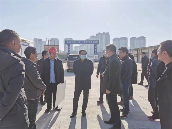 1月30日，朱策常務(wù)副市長調(diào)研徽投大樓復(fù)工情況.jpg